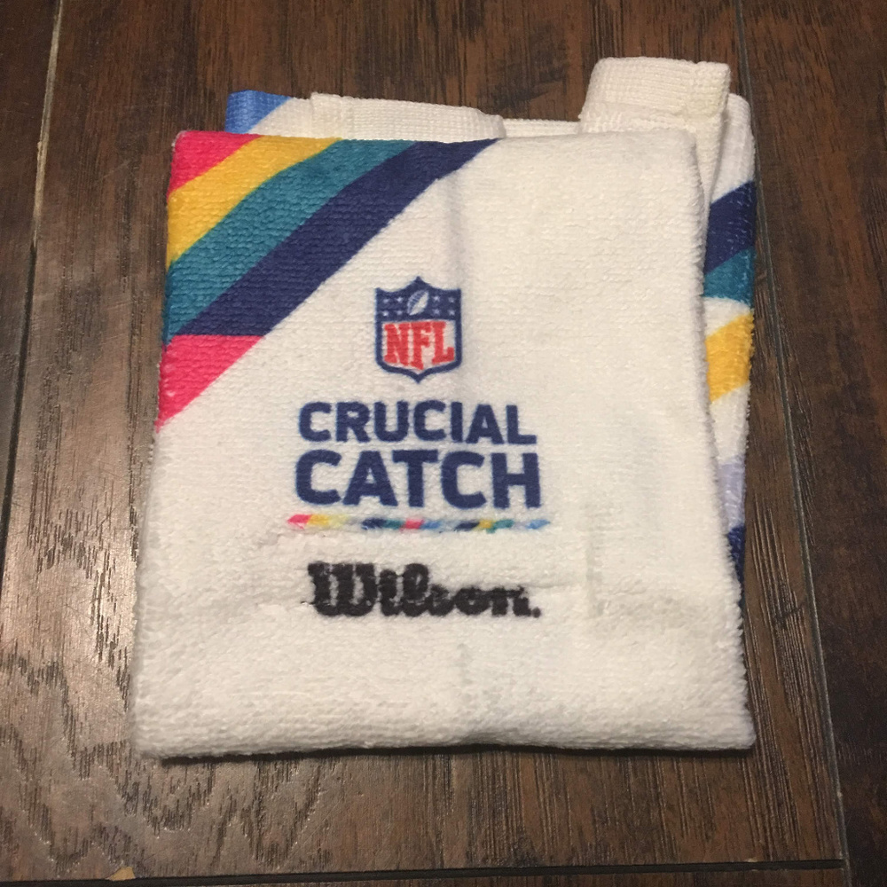 Wilson NFL Crucial Catch Football Belt Towel